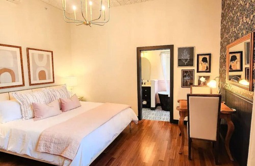 Nevada City Hotel | Speakeasy King Room (Rm 8)
