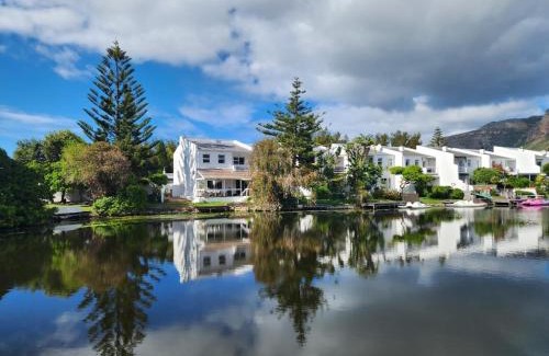 Marina da Gama Apartment | Spearhead on Lake Accommodation-5A