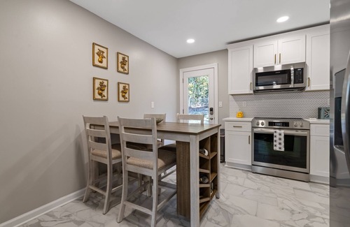 Cartersville House | Special Offers! 3-King Bedrooms + Fenced Yard