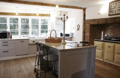 Oxted House | Special Offers Surrey Farmhouse 5 Bedrooms - Sleeps 10