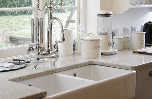 Oxted House | Special Offers Surrey Farmhouse 5 Bedrooms - Sleeps 10