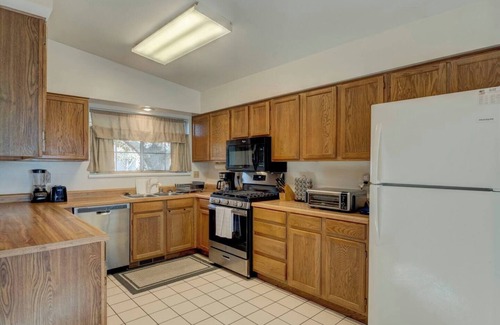 Northeast Reno House | *Special Rate*Skyline Escape~Reno~UNR~Tahoe~Casino