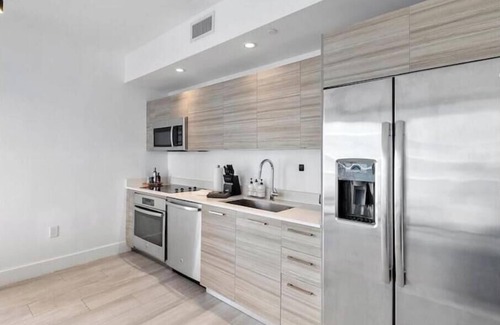 Midtown Apartment | Spectacular 2bed/2bath Vibrant Miami Getaway