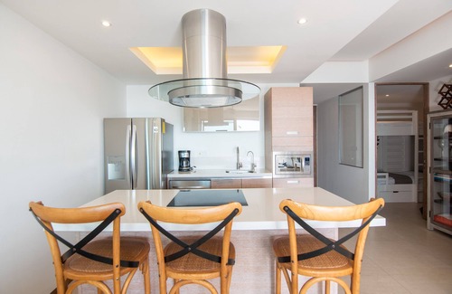 Flamingos Condo | Spectacular Beach front 2 Bedroom Condo