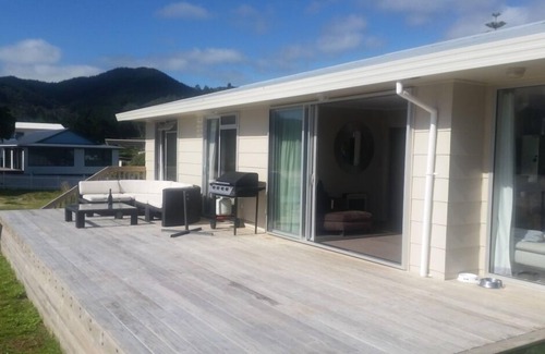 Whiritoa House | Spectacular Beachfront in Whiritoa
