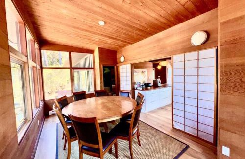 Bolinas House | Spectacular Bolinas Oceanfront Retreat