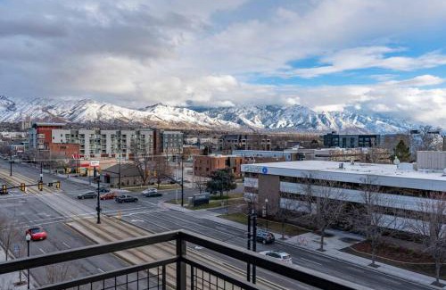 Downtown Salt Lake City Apartment | Spectacular Central City 2BD2BA