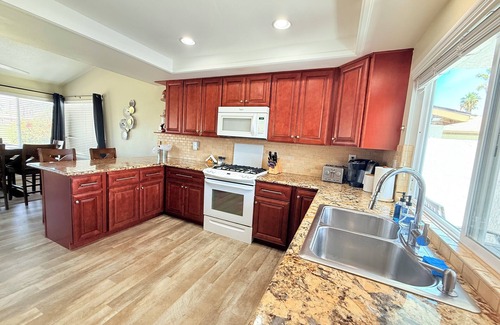 Palm Desert House | Spectacular Getaway for Golfers and Sun Lovers - Premiere Property