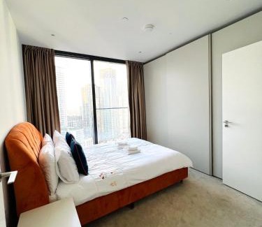 Canary Wharf Apartment | Spectacular High View Apartment