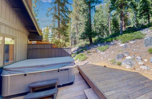 Kings Beach House | Spectacular Lakeview Cabin