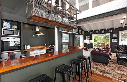 Whangarei Heads House | Spectacular location! Full house in unbeatable seaside sun-drenched location