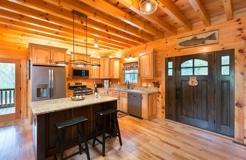 Lake Lure Cabin | Spectacular Log Cabin on Broad River with Private Beach