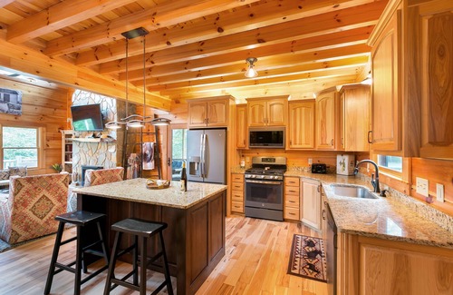 Lake Lure Cabin | Spectacular Log Cabin on Broad River with Private Beach