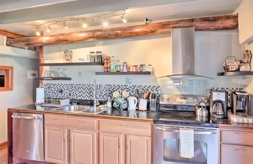 Jefferson House | Spectacular Restored Barn & Estate w/ Playground, Firepit, Patio- Pet-Friendly!