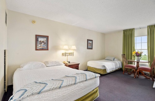 North East Resort | Spectacular Top Floor Deluxe Suite with Beautiful View & More!