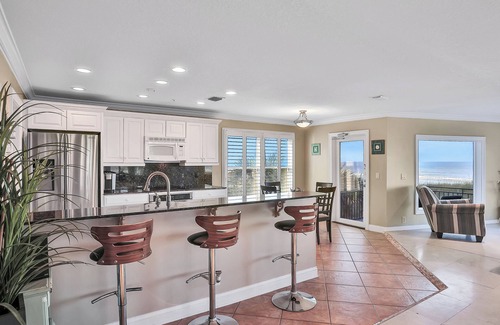 Jacksonville Beach House | Spectacular Retreat Beach House – City Center for numerous SHOPS & Restaurants!