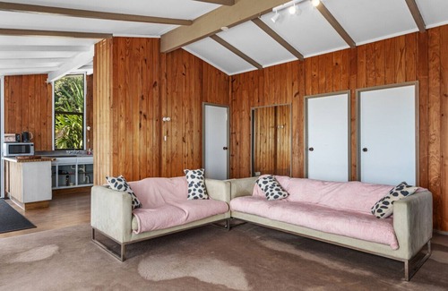 Waiotahi House | Spectacular Views from the Top.