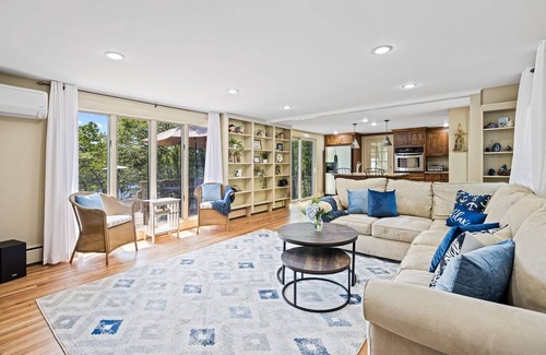 South Yarmouth House | Spectacular Waterfront Pond Views,Hot Tub,Deck, Kayak, Fish Private Dock Dogs OK