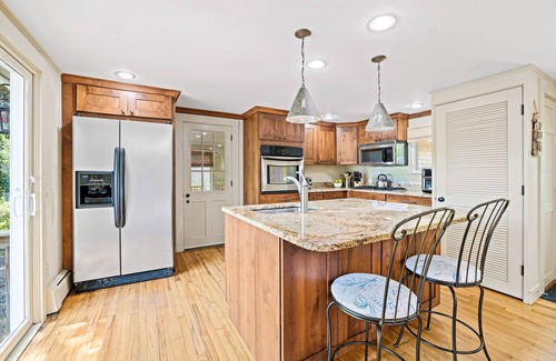 South Yarmouth House | Spectacular Waterfront Pond Views,Hot Tub,Deck, Kayak, Fish Private Dock Dogs OK