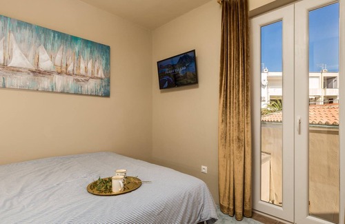 Gajac Apartment | Spend a wonderful vacation in this beautiful apartment near the beach.