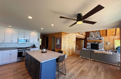 Northport Cabin | Spend the summer at this pristine house on Grand Traverse Bay!