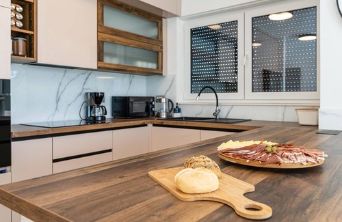 Poljica House | Spend your holiday in this luxurious and modern holiday home with swimming pool.