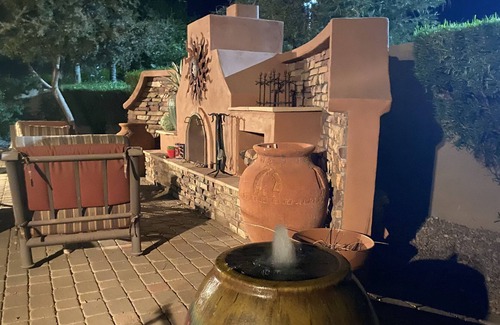 Queen Creek House | Spend your holiday relaxing by a crackling fire