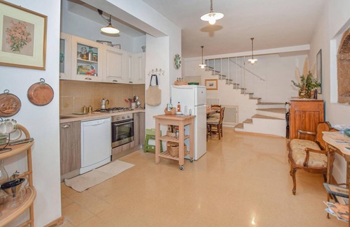 Farnese House | Spend your vacation in this charming vacation home in Franese.