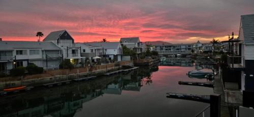 Waterfront House | Spinnaker Quays Waterfront Villa