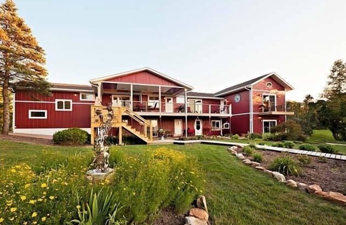 Hermann Apartment | Spirit Hill Guest House And Gardens Patio Suite