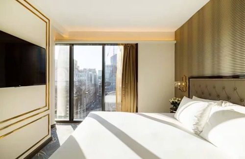 Portsoken Hotel | Spitel Fyeld Junior Suite at Hotel Saint—East End London Views!