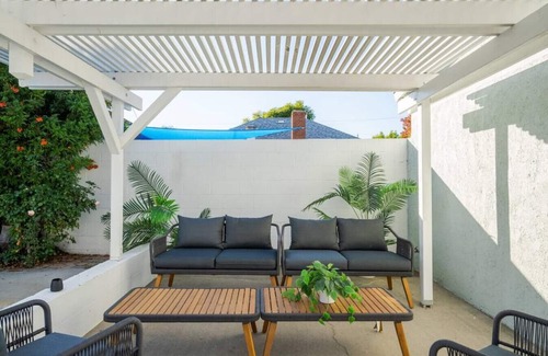 South of Conant House | Splash Haven| Heated Pool| Spacious Living Area| Sleeps 8