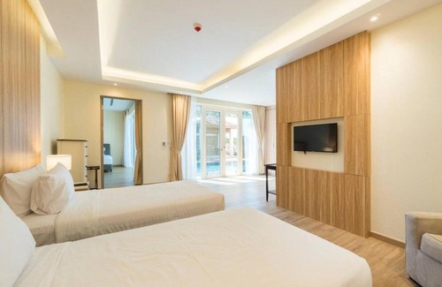 Mai Khao Villa | Splash Villa by Villacarte