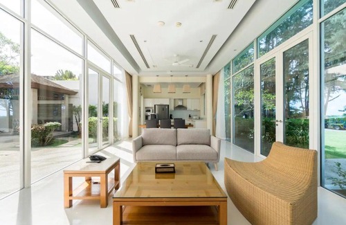 Mai Khao Villa | Splash Villa by Villacarte