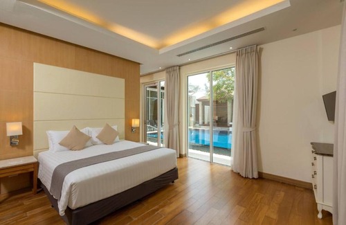 Mai Khao Villa | Splash Villa by Villacarte