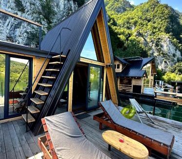 Bajina Basta House | Splav Horizont