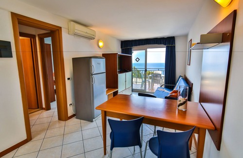 Pula Resort | Splendid Golden Rocks Resort