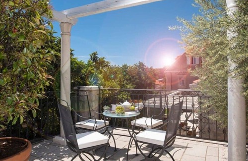 Ploce Villa | Splendid Stone Villa Near Dubrovnik Old Town