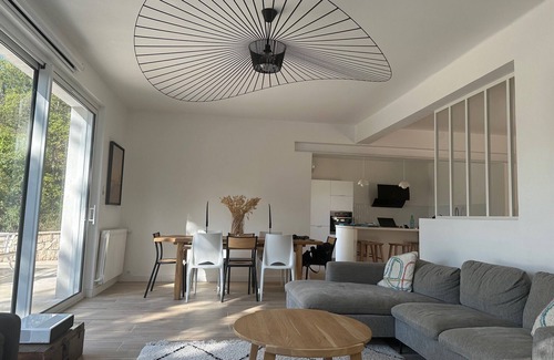 Les 3 Ponts Villa | Splendid Villa in the height of Nimes with Swimming pool