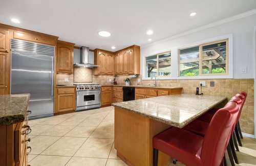 Forestville House | Splendid Wine Country Escape: Pool, AC & Near Healdsburg and Michelin Dining.