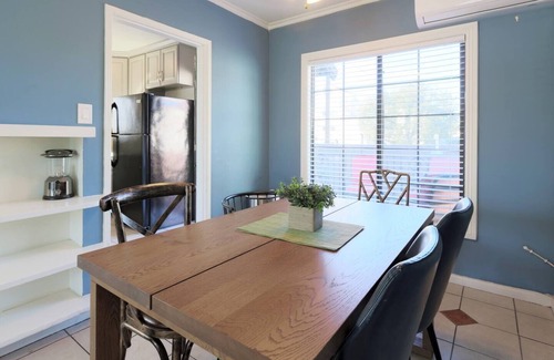 Santa Ana Apartment | Splendorous Style 2B1B Home Near Disneyland