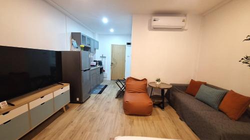 Nong Kae Apartment | Sport villa Huahin, Room 225, Studio Queen Bed pool view and Kitchenette, 2nd Floor
