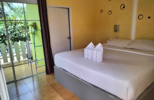 Pak Chong Hotel | Sports Bar & Resort