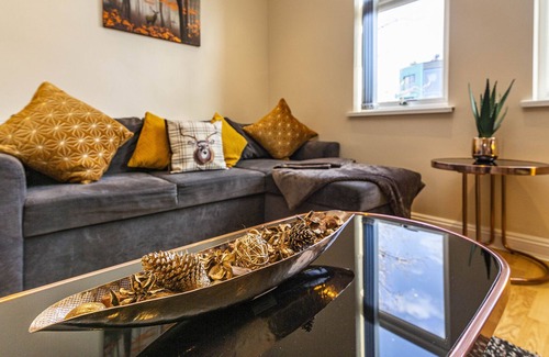 West Bridgford Apartment | Sports Ground View