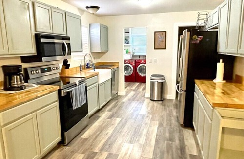 Longtown House | Sportsman’s retreat is a beautiful home, close to 9 marina, with a large parking