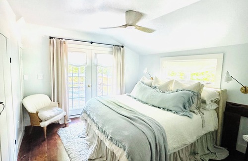 Andover Other | Sprawling Riverbend Farmhouse Close to Mountains with Hot Tub