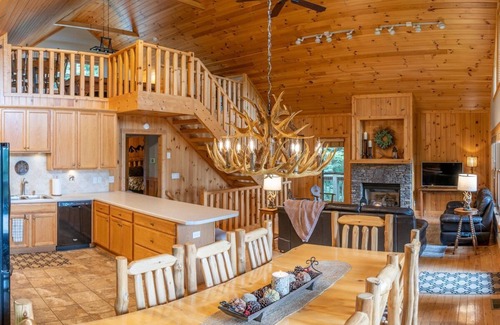Wolf Laurel House | Spring Brook Mountain Retreat + Hot Tub +Sauna+ Fire Pit