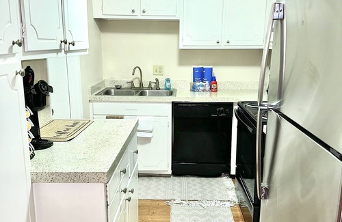 Fondren House | Spring Getaway 5 minutes away from Hospital