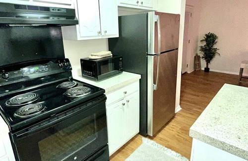 Fondren House | Spring Getaway 5 minutes away from Hospital