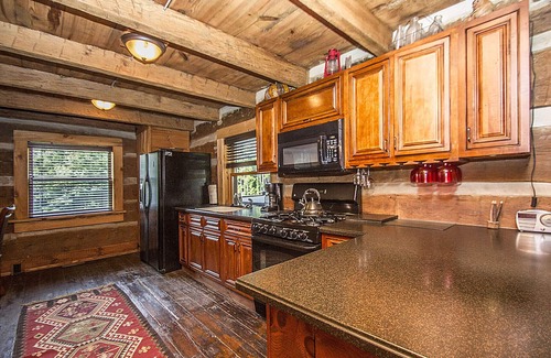 Bremen Cabin | SPRING IS IN THE AIR! BOOK YOUR SPRING GETAWAY NOW!